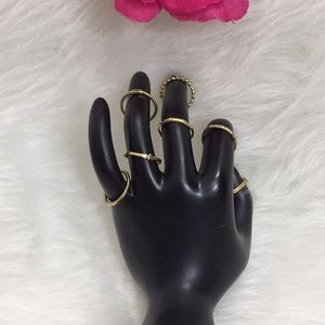 🌹7pc Matted Gold Tone Stacking Rings Set